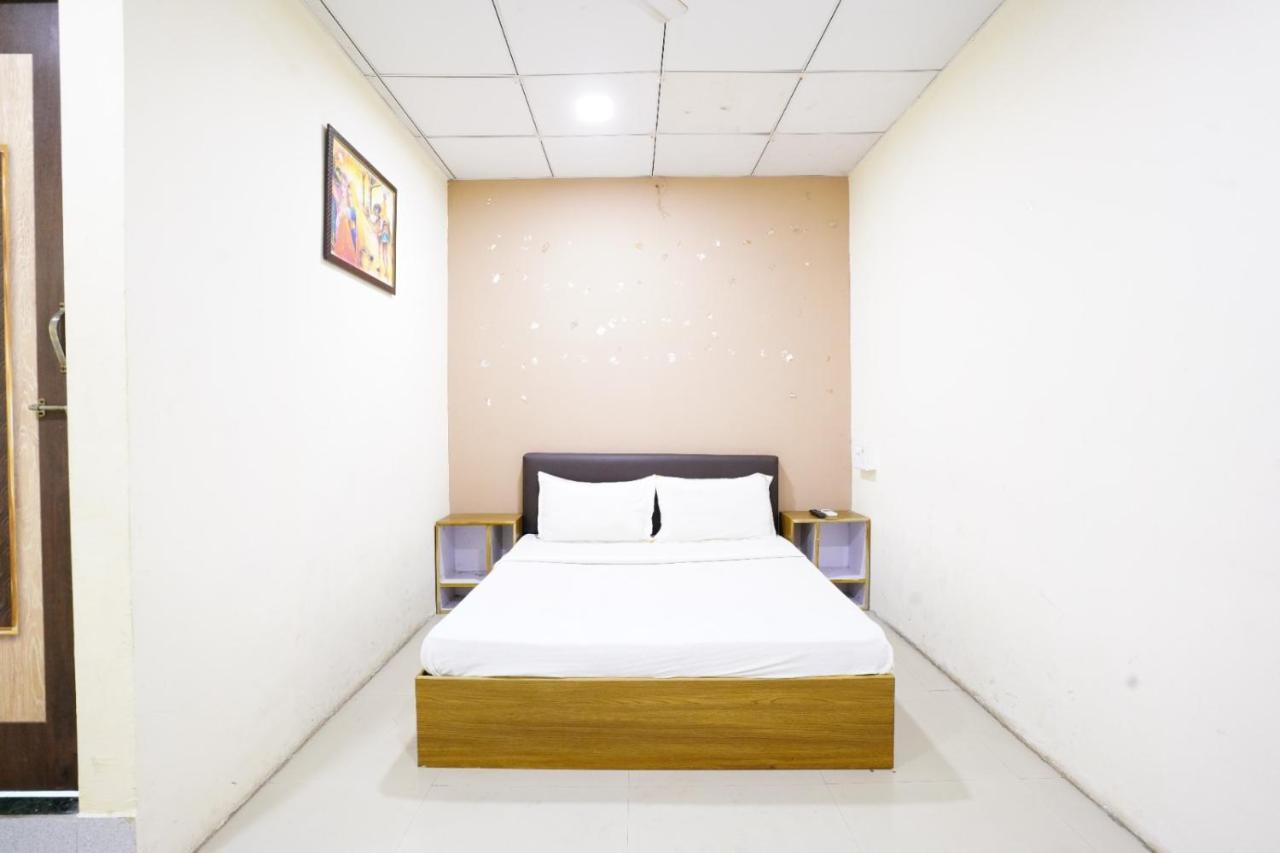 Hotel Nova Rooms Atlanta Shopping Σουράτ Εξωτερικό φωτογραφία