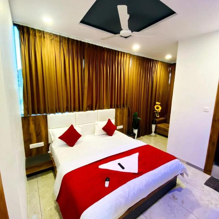 Hotel Nova Rooms Atlanta Shopping Σουράτ Εξωτερικό φωτογραφία