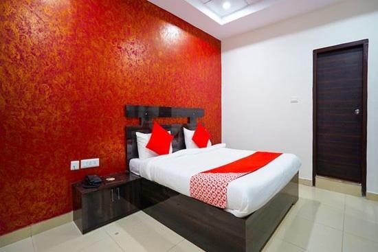 Hotel Nova Rooms Atlanta Shopping Σουράτ Εξωτερικό φωτογραφία