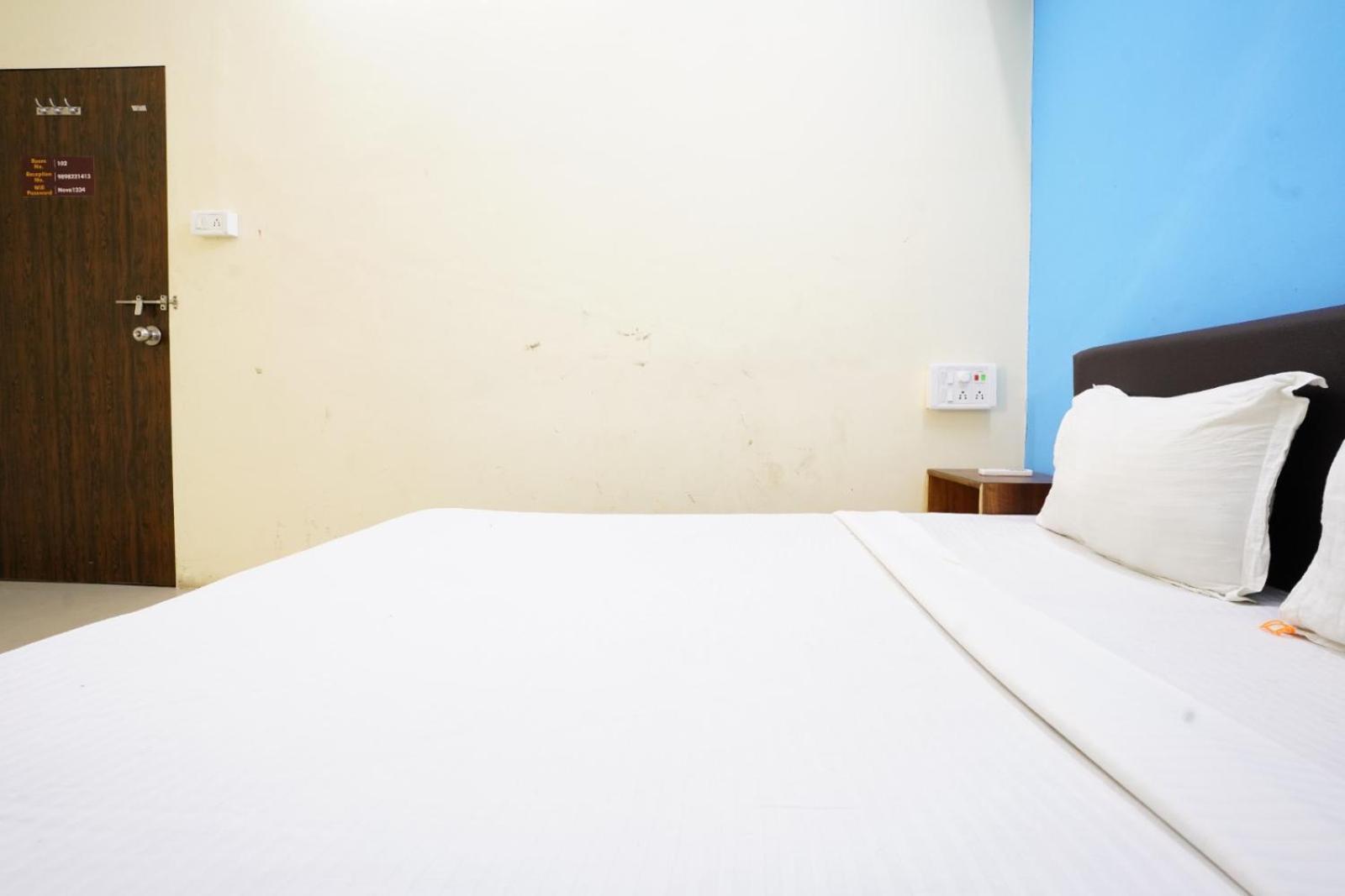 Hotel Nova Rooms Atlanta Shopping Σουράτ Εξωτερικό φωτογραφία