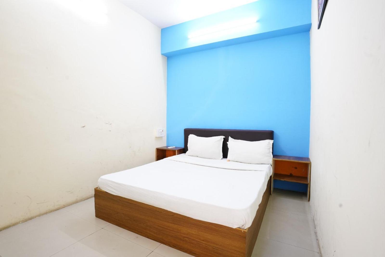 Hotel Nova Rooms Atlanta Shopping Σουράτ Εξωτερικό φωτογραφία